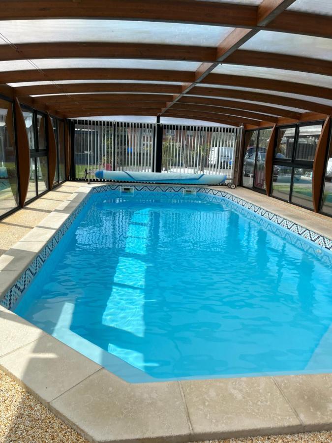 Gite Avec Piscine Lestrem Zewnętrze zdjęcie